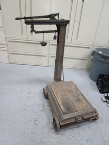 lot 16 image: Vintage Fairbanks Grain Scale