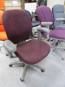 lot 19 image: Office Chairs