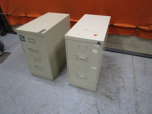 lot 41 image: (2) 2 Drawer File Cabinets
