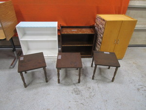 lot 42 image: Shelves & Cabinets