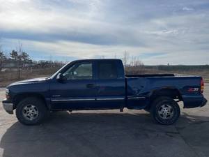 2000 Chevrolet Silverado 1500 LS - 4X4