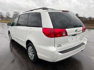 2007 Toyota Sienna CE 7- Passenger - 1 OWNER