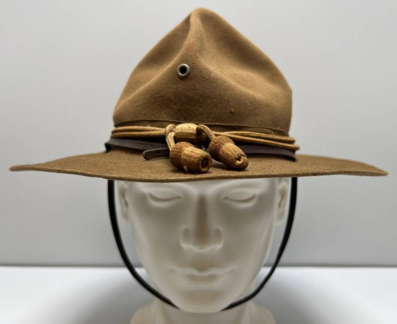 lot 7 image: WWI Campaign Hat