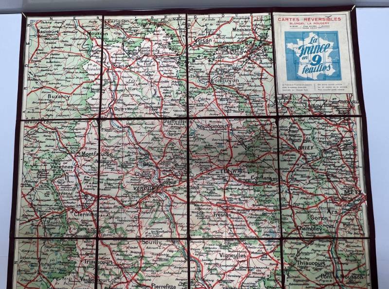 lot 121 image: Vintage Cloth Back Map Of France