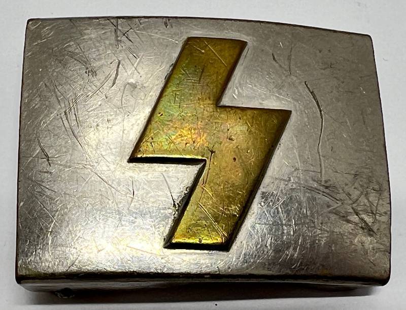 lot 181 image: WWII Youth Belt Buckle