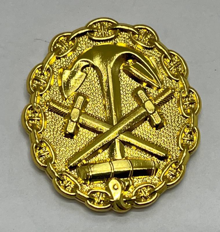 lot 225 image: Misc. Military Badges & More