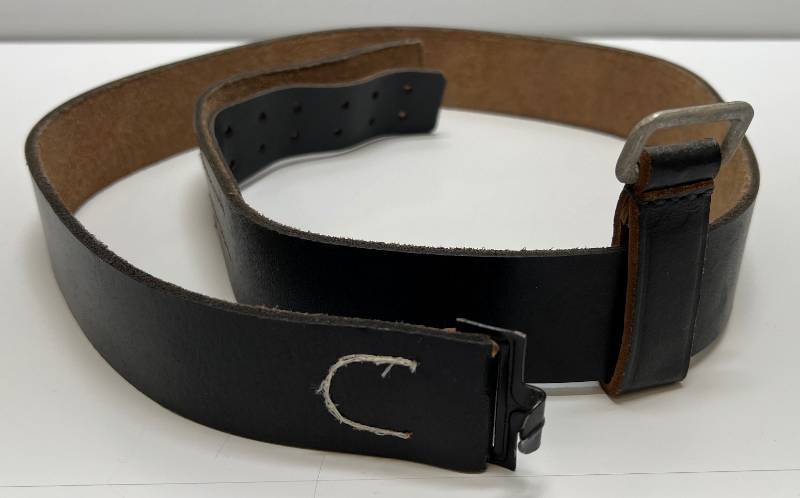 lot 57 image: Reproduction Military Belt