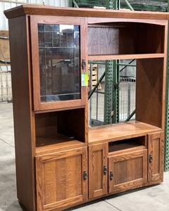 lot 232 image: Entertainment Center