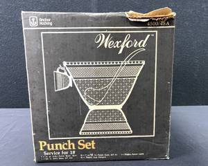 lot 402 image: Punch Set