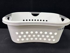 lot 1306 image: Laundry Items