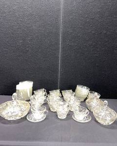 lot 1373 image: STAR OF DAVID PUNCH BOWL CUPS WITH SAUCERS, 3 CANDY BOWLS WITH LIDS, SMALLER BOWLS AND SYRUP DISPENSER