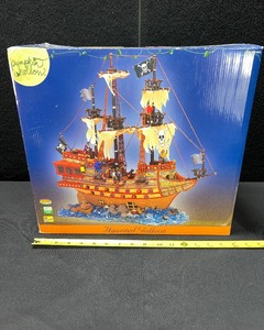 lot 1384 image: NOS LEMAX HAUNTED GALLEON 2006