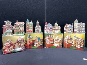 lot 1398 image: GRANDEUR NOEL LOT 4 BOXED SETS 8 HOUSES TOTAL