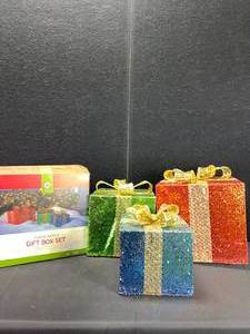 lot 1400 image: 3 PIECE GIFT BOX SET LIGHTS UP