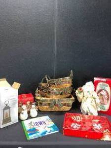 lot 1529 image: VARIOUS CHRISTMAS DECOR