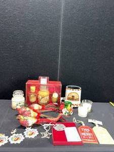 lot 1534 image: CHRISTMAS ORNAMENT AND CANDLE LOT, INCLUDING GARFIELD 1978