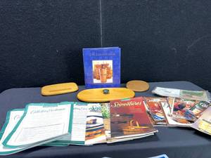 lot 1553 image: LONGABERGER LOT,GUIDES, BOOK AND LIDS