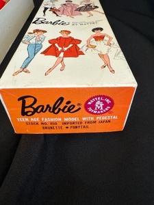 lot 2 image: Vintage Barbie Stock No. 850 Brunette - Ponytail with Box
