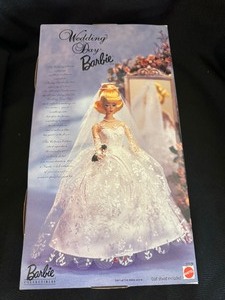 lot 7 image: Reproduction Collector Edition Wedding Day Barbie New in Package
