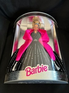 lot 17 image: Happy Holidays Barbie New in Box 1998 Special Edition