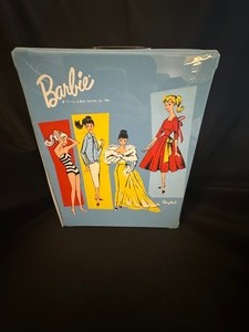 lot 32 image: Vintage 1961 Barbie Ponytail Blue Case