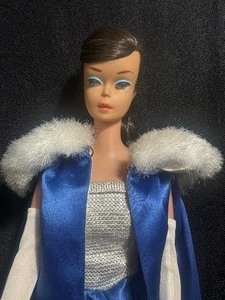 lot 39 image: Barbies #1617 Midnight Blue Dress & Coat