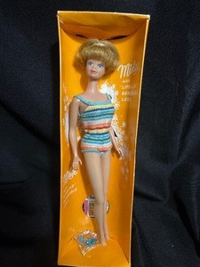lot 61 image: Midge Barbies Bendable Legs