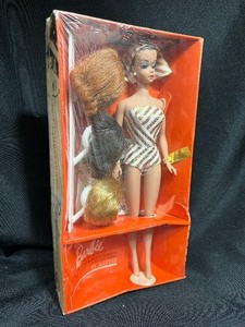 lot 80 image: Vintage Fashion Queen Barbie Stock No 870