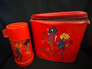 lot 116 image: Vtg 1968 Aladdin The Pussycats Lunch Pail Bag Thermos.