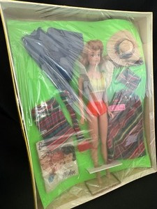 lot 124 image: 19631964 Midge Ensemble Gift Set.