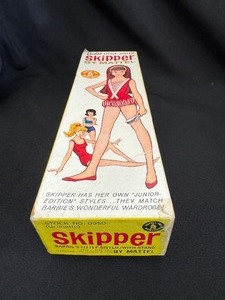 lot 147 image: Vintage Barbies Little Sister Skipper Doll Brunette Original w Box #0950