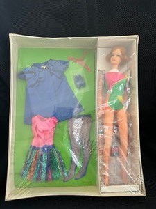 lot 154 image: Stacey Nite Lighting Set Barbie B Collection Gold Label By Mattel STOCK NO.1591.