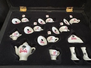 lot 172 image: Barbie 35th Anniversary Vintage China Tea Set, Black Case Mattel Chilton-Toys.