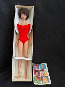 lot 192 image: 1962 Vintage Barbie Doll Midge Brunette Bubble Cut Stock #850 WBox and Stand.