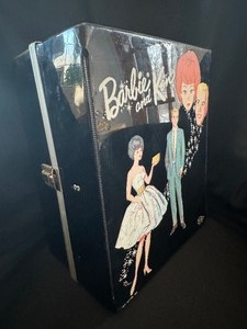 lot 214 image: Barbie and Ken Carrying Case 1963.
