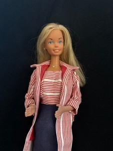lot 224 image: 1976 Supersize Barbie. 18 tall.