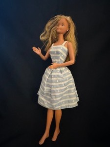 lot 226 image: 1976 Supersize Barbie. 18 tall.