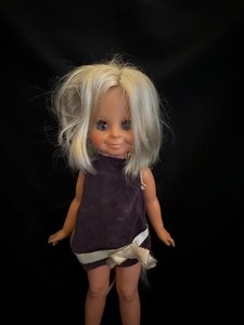 lot 239 image: Vintage Ideal Velvet Crissy Look Around Doll 1970s Growing Hair Good Used 15 inch.