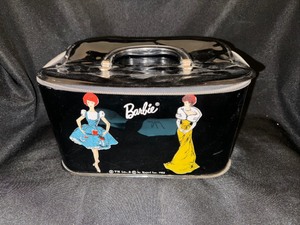 lot 261 image: Vintage Barbie Carrying Case