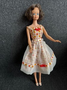 lot 301 image: Original Midge Barbies Best Friend in Original Lunch Date with Shoes Clothing