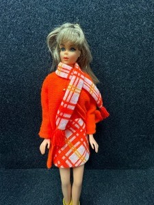 lot 309 image: Vintage Gorgeous Barbie Anti Freezers Bendable Legs .