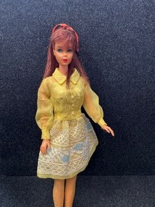 lot 321 image: Vintage Barbie wearing Vintage Barbie Shirt Dressy.