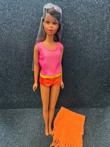 lot 323 image: Vintage Barbie Cousin Sun. Sun Francie Doll With No Bangs.