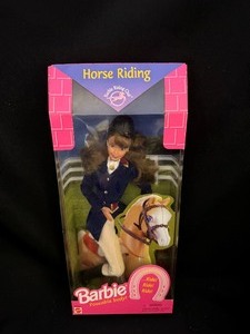 lot 362 image: Horse Riding Barbie Doll 1997, Poseable Body #19268 NRFB Equestrian Dressage.