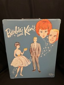 lot 377 image: Vintage 1963 Mattel Barbie & Ken Doll Blue Double Carrying Case.