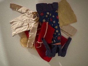 lot 395 image: Vintage Lot of Clothing