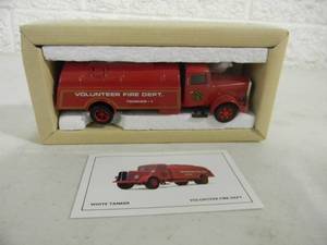 CORGI CLASSICS - LIMITED EDITION #5274 of 7500 150 Scale DIE-CAST WHITE TANKER VOLUNTEER FIRE DEPT. #98452 - IN BOX - GREAT PIECE - SEE PICTURES