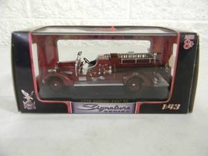 ROAD SIGNATURE, Signature Series 143 Scale Die-Cast - 1938 AHRENS-FOX VC - IN BOX - GREAT PIECE - SEE PICTURES