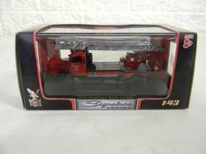 ROAD SIGNATURE, Signature Series 143 Scale Die-Cast - 1944 MERCEDES BENZ L4500F - IN BOX - GREAT PIECE - SEE PICTURES