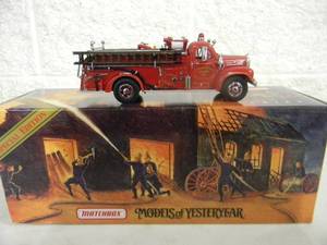 MATCHBOX FIRE ENGINE SERIES, MODELS OF YESTERYEAR - 1956 MACK B-95 PUMPER - With COA - IN BOX - GREAT PIECE - SEE PICTURES